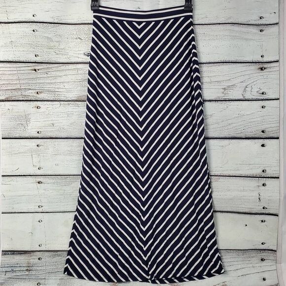 LOFT Petites Maxi Skirt XXSP Navy White Chevron Stripe Rayon Stretch Long Skirt - Picture 1 of 6